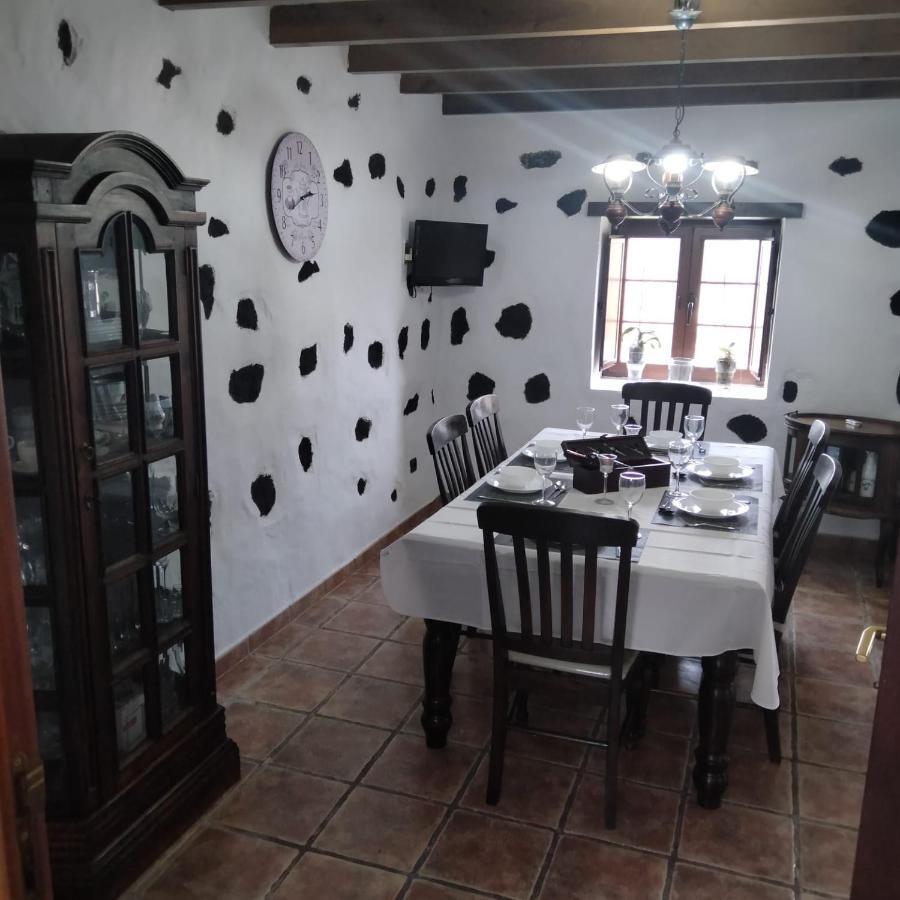Lanzarote Casa Volcanica-Anclada Sobre La Lava Del Volcan Montana Blanca المظهر الخارجي الصورة