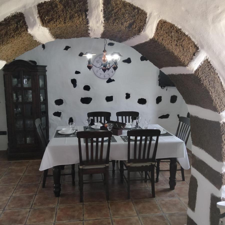 Lanzarote Casa Volcanica-Anclada Sobre La Lava Del Volcan Montana Blanca المظهر الخارجي الصورة